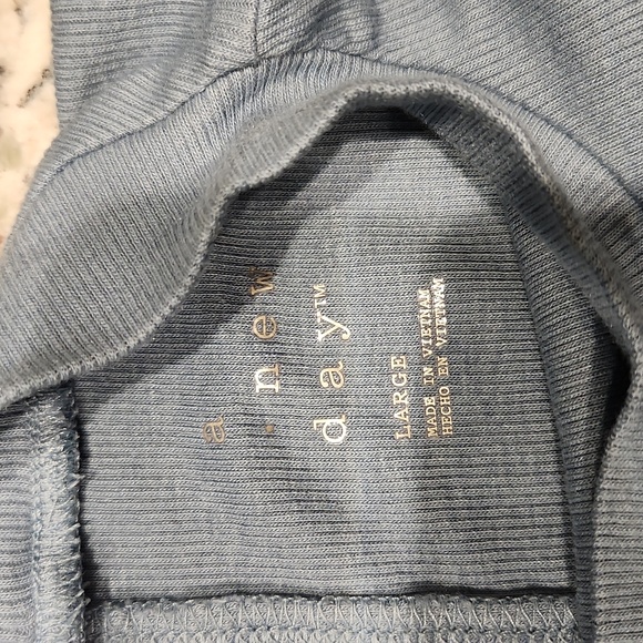 A New Day Women's 3/4 Sleeve Ribbed Turtleneck (Size Large) - Picture 6 of 8